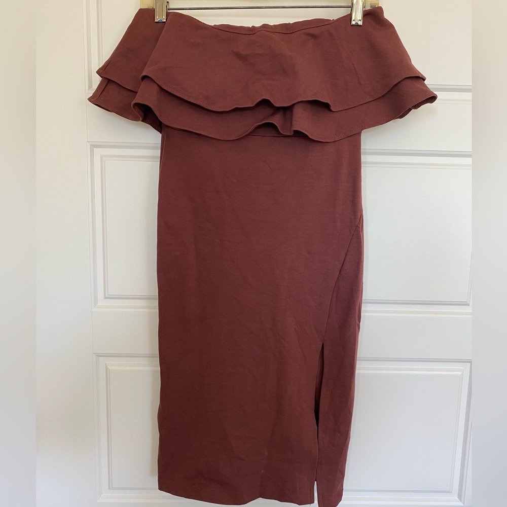 Dainty Hooligan burgundy strapless dress